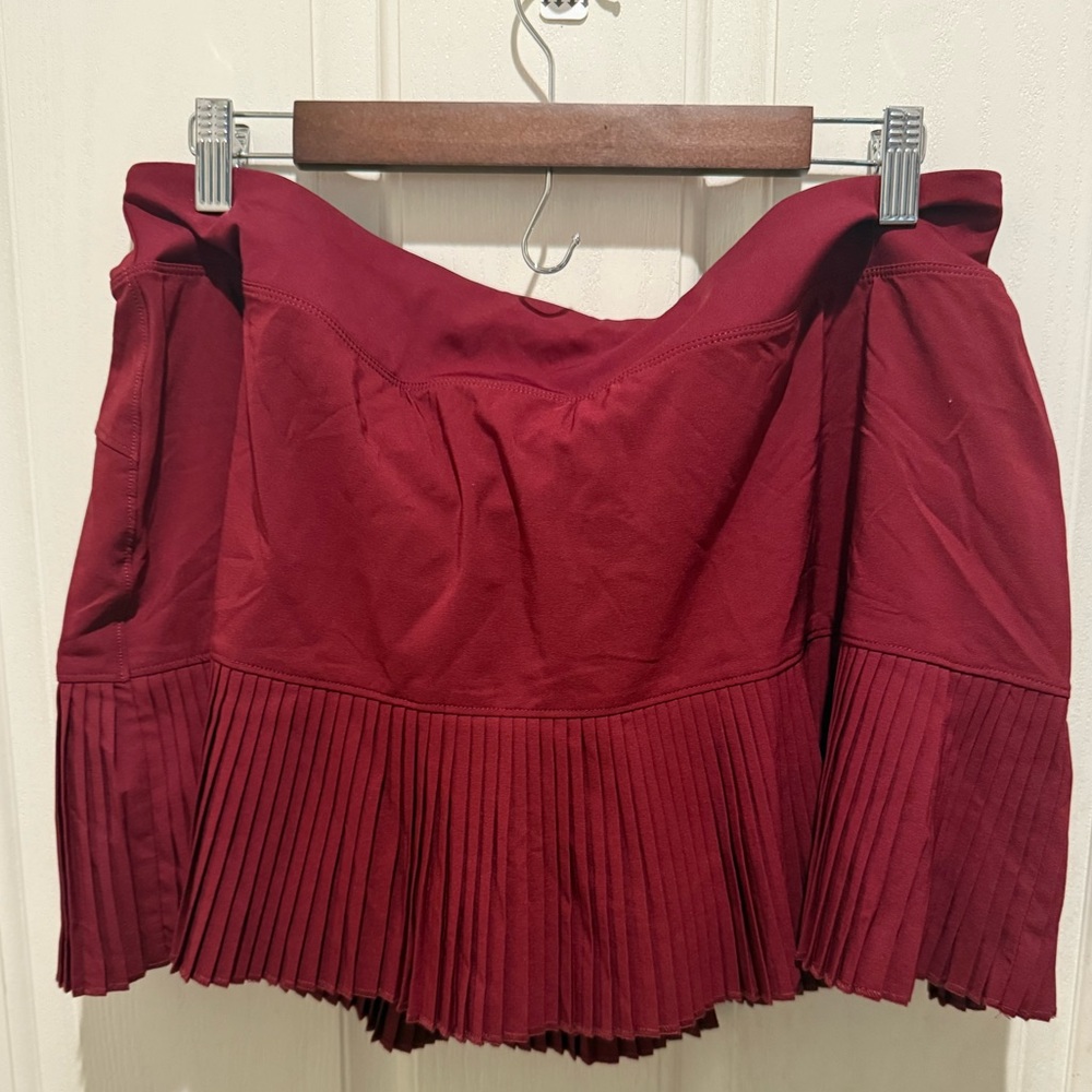 NWT Mondetta drop‎ waist pleated skort